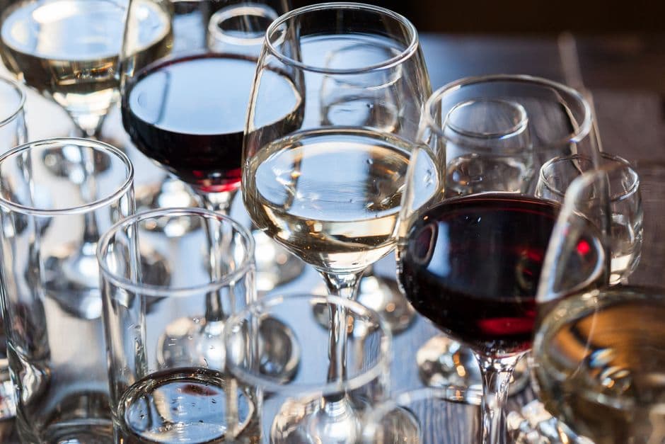 Alsace Wine Guide: Grape Varieties, Tasting Tips, and How to Choose